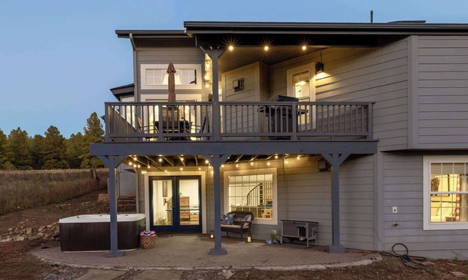 Mountainaire Casa | Sparrow Nest Hideaway 5BR Home with Hot Tub