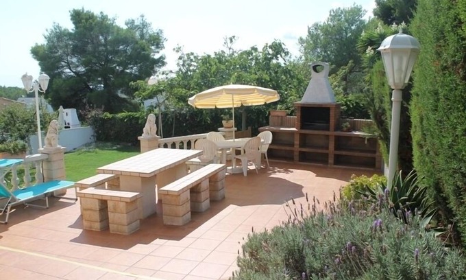 El Vendrell Casa | Amplia planta baja de una casa de dos plantas: terraza, barbacoa, jardin.