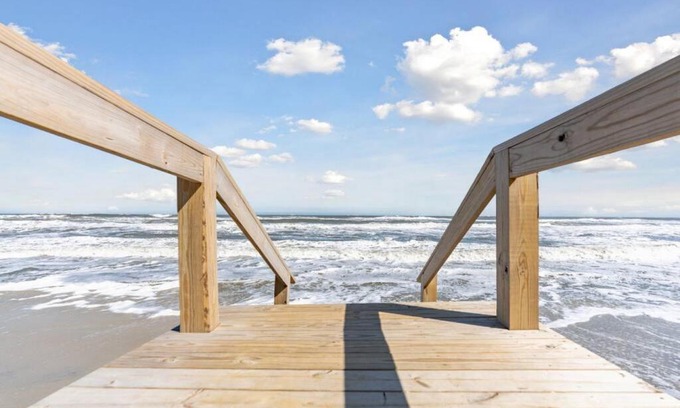Brigantine Casa | Spectacular 3 BR Condo One Block to the Beach