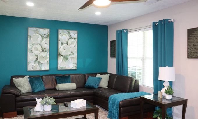 Jonesboro Casa | Spectacular and Spacious Spivey Townhome in Jonesboro, GA with WiFi, AC