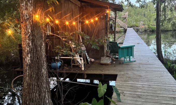 Creola Apartamento | Spectacular apartment for rent on the beautiful Bayou Sara Creek in Mobile, AL