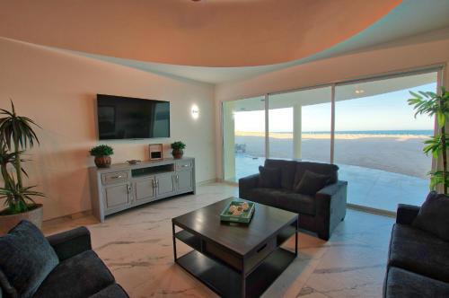 Puerto Peñasco Villa | Spectacular Beachfront 4 bedroom Home, Villa12