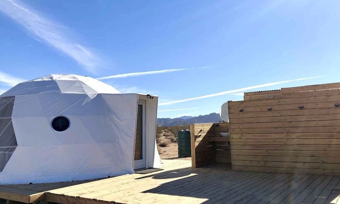Joshua Tree Cabina | Spectacular Dome near Joshua Tree National Park, Surrounded by the Beauty of the Mojave Desert for an Incredible Glamping Experience in California