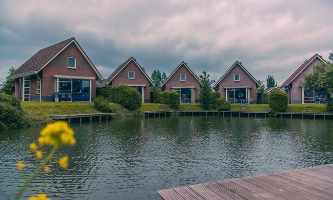 Medemblik Casa | Espectacular villa junto al lago