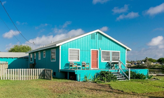Flour Bluff Casa | NINGUN DAÑO DE HURACAN! 2BR / 2BA Laguna Madre Bayhouse - Ideal para familias y pescadores