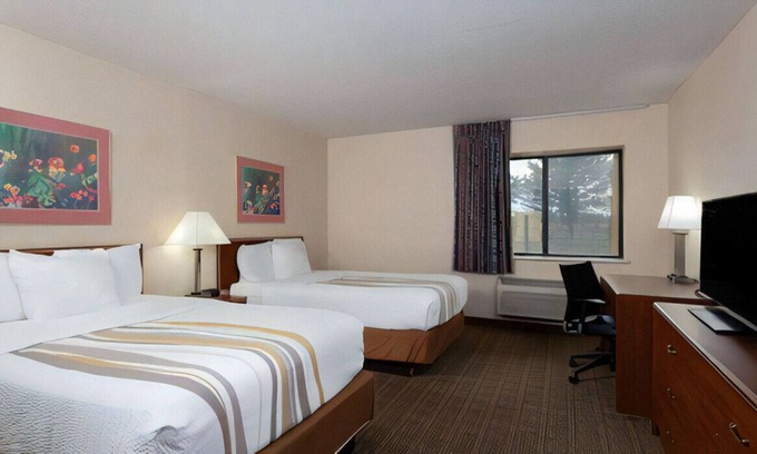 Indianapolis Casa | Spend a Group Vacation in Nicely Furnished Room
