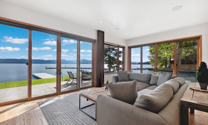 Bigfork Casa | Spend Holidays Here! Lake House, less than a Mile from Downtown Bigfork!