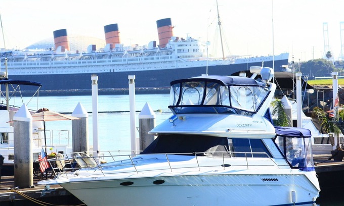 Waterfront Cama Y Desayuno | Spend the Night on a Yacht!