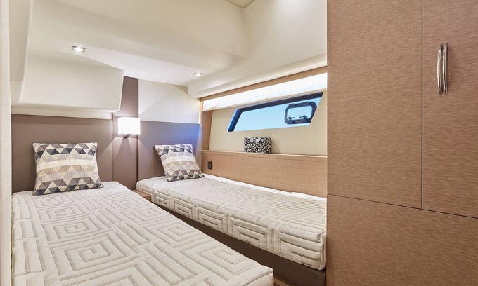 Sag Harbor Alquiler De Eote | Spend Your Summer on a Prestige 500 55ft. Yacht in Beautiful Sag Harbor