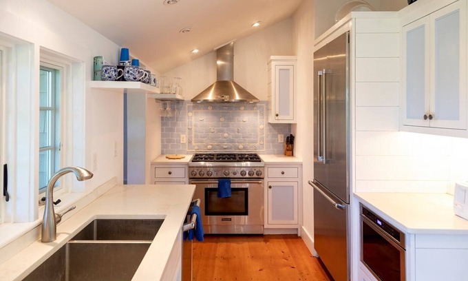 Siasconset Casa | Spindrift: 4 BR/4 BA home with central AC. One-bed cottage also available .