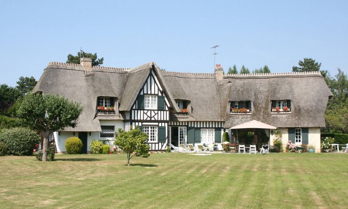 Tourgeville Casa | Hermosa casa familiar y de carácter en un parque cercado
