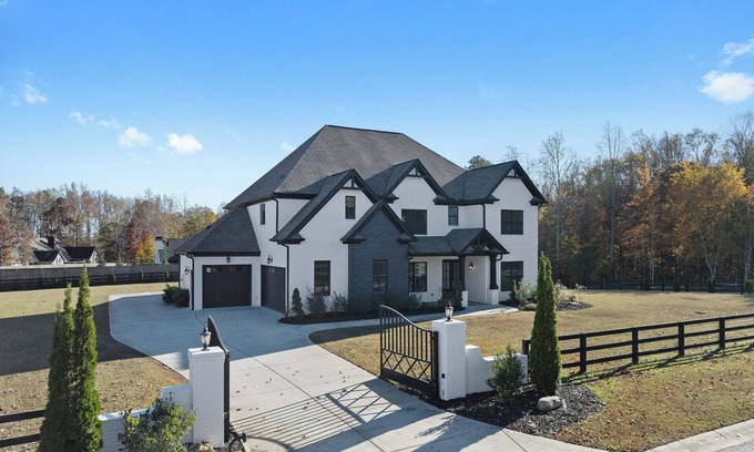 Buford Casa | Splurge In Luxury