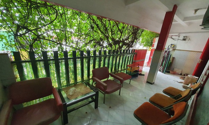 Gubeng Hotel | SPOT ON 93681 Qodri Homestay Syariah