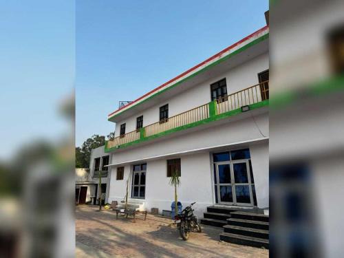 Hasanpur Hotel | SPOT ON Dream Guest House