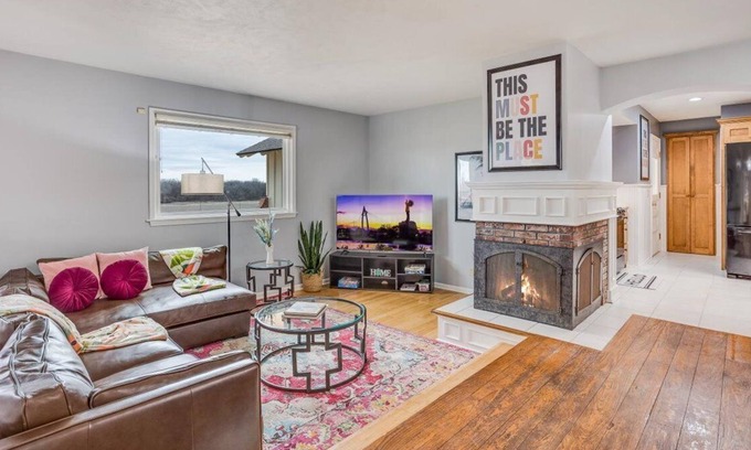 Wichita Casa | Sprawling 6BD Home With POOL In Safe Area!