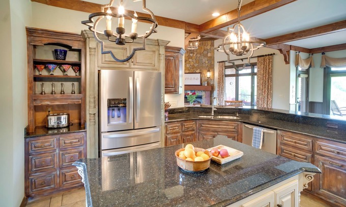 Goodlettsville Casa | Sprawling Tennessee Home on 20 Acres!