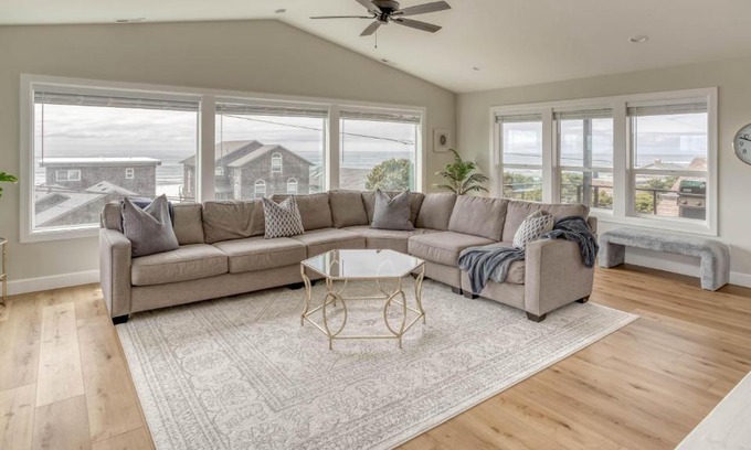 Lincoln City Casa | Spring Fever