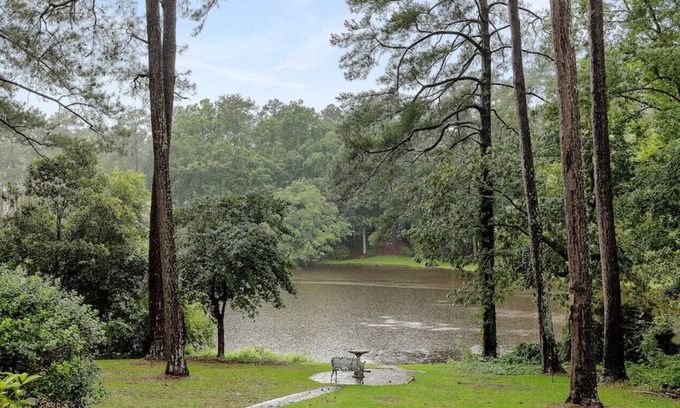 Forest Acres Casa | Spring Lake Overlook | Mins to Fort Jackson