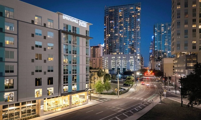 Downtown Tampa Hotel | SpringHill Suites by Marriott Tampa Downtown