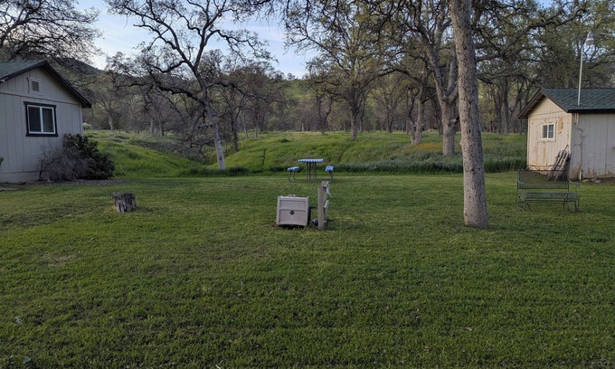 Squaw Valley Cabina | Squaw Valley Motel Room #5