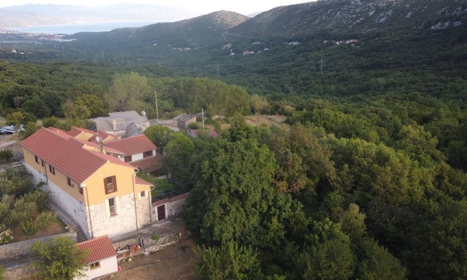 Bribir Apartamento | SRI Kapela - peace and relaxation... Carefree vacation in an aesthetic ambience