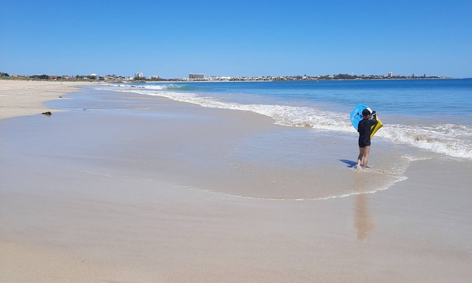 Silver Sands Casa | SS Beach House for Families in a Quiet Street