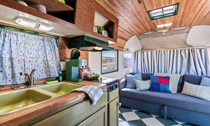 Tombstone Casa | Caravana-Baño con ducha-SS Mindy