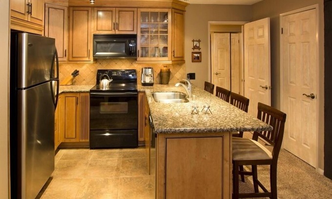 Mammoth Lakes Condominio | St. Anton Street View 2-bedroom Condo w/ Full Kitchen