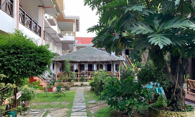 Boracay Island Hotel | St Vincent Cottages Dee and Timmy Side