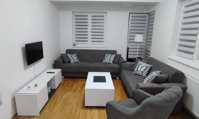 Bijeljina Apartamento | Stan na dan Bijeljina Niki garaža,wifi