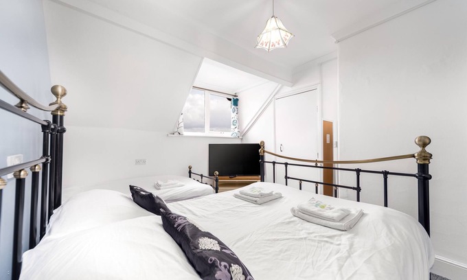 West Cliff Hotel | Standard Double and Bunk Bed, Ensuite