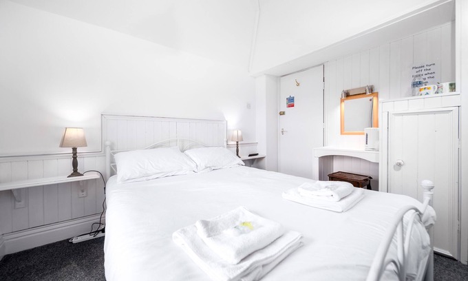 West Cliff Hotel | Standard Double, Private Bathroom