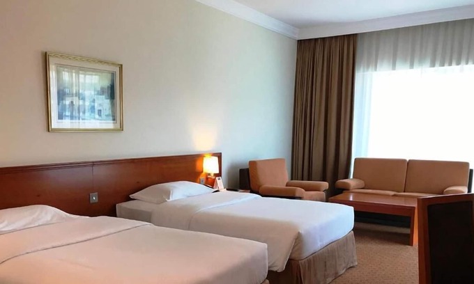 Garhoud Casa | Standard Room Near Garhoud Football Club By Luxury Bookings