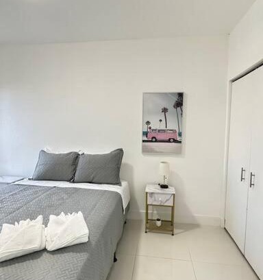 Liberty City Apartamento | Stanza Hearth of Miami Design District and Wynwood, Parking, Laundry, Workstation, Fully equipped Apts, 24/7 Guest support #6