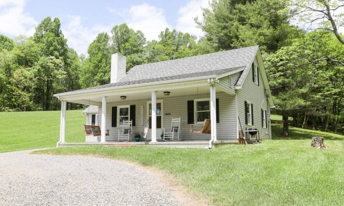 Meadows Of Dan Casa | Star Brook Gardens by Buffalo Mountain Getaway