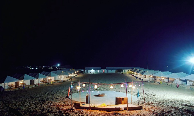 Khuri Hotel | Star view desert camp