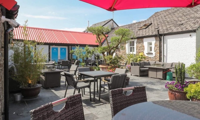 Narberth Cabaña | Stargazer 1 (Sleeps 4)