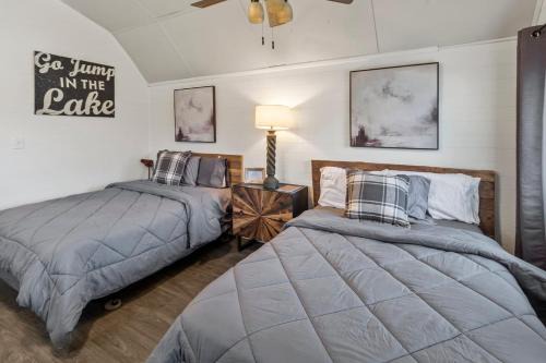 Oil City Casa | Stargazercaddo Lake Cabin With Kayaks