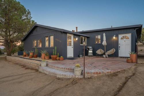 Yucca Valley Casa | Stargazing - Cowboy Pool - Spa - Firepit - Views - Hike