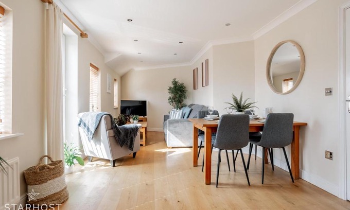 Newbury Apartamento | StarHost Residences - Smart 2 Bedroom Apartment in Newbury