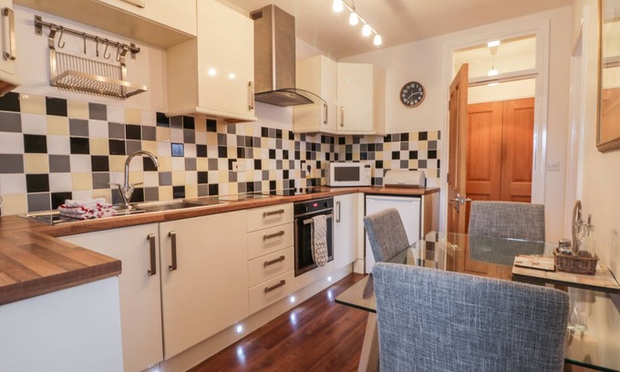 Pickering Cabaña | Station View