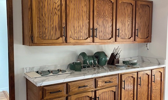 Fayetteville Casa | Stay at the Silver Queen