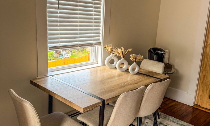 Beverly Apartamento | Stay by the Ocean & Downtown Beverly - Cozy 2BR with Parking