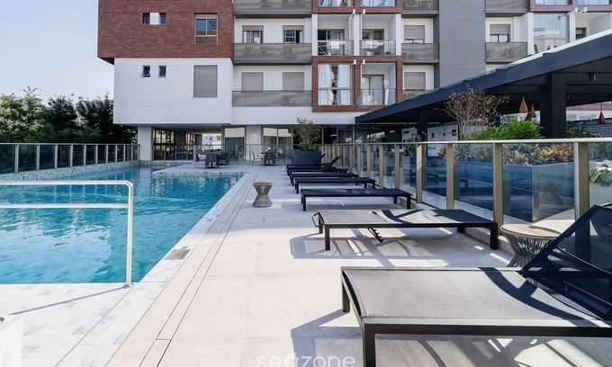 Corrego Grande Apartamento | Stay in a Building With a Pool, Gym, and Leisure - SSL