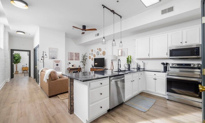 Johnson City Condominio | Stay in heart of Johnson City * Urban Loft *