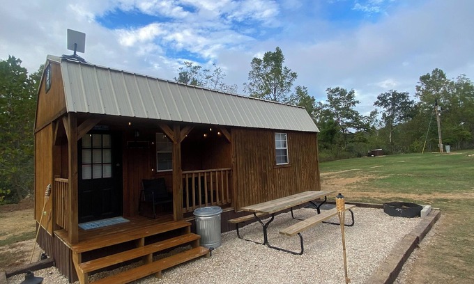 Redford Cabina | Stay in our cozy quiet country getaway just minutes from the Current River