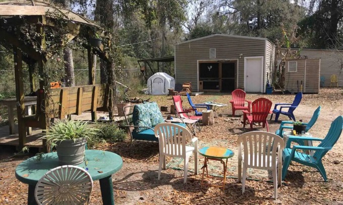 Telogia Alquiler De RV | Stay in our Cozy Tent and Camp with the Goats!