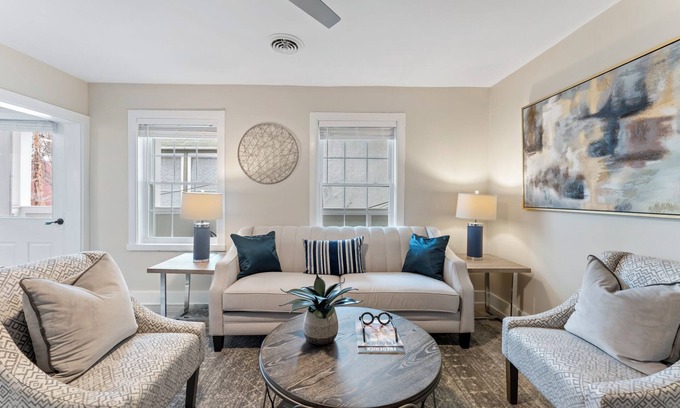 Frederick Condominio | Stay-in-Style Downtown Frederick