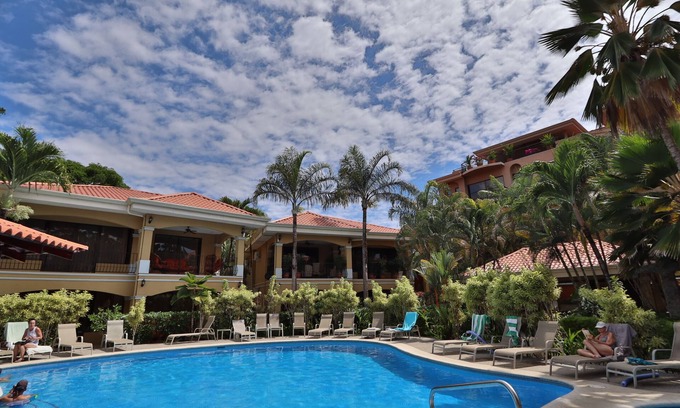 Barrio Santa Lucía Condominio | Stay in the best located Vacation Condo in Jaco!