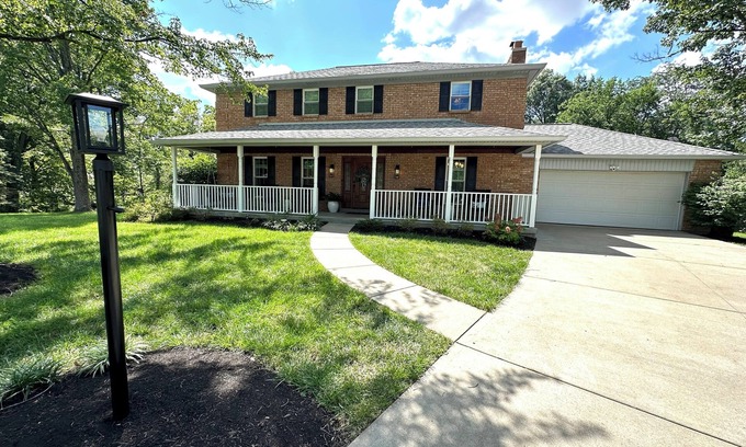 Mason Casa | "Stay 'n Play" in Mason - Game Room/ 4 Season Room/ Wooded Private yard/ Firepit